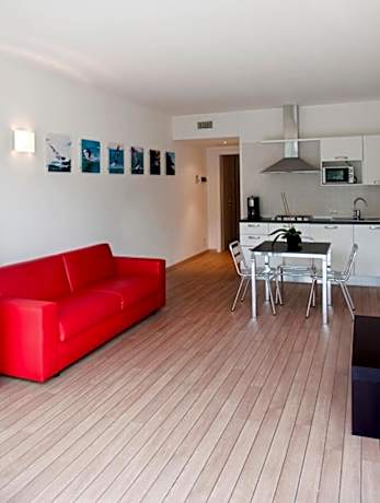 Family Apartment (2 Adults + 2 Children)