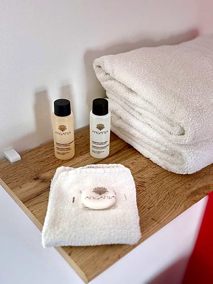 Aux Charmes-Suites cosy et independantes equipees d un frigo, micro ondes et nespresso