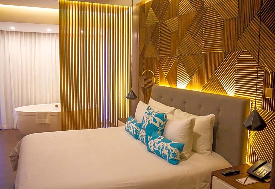 The Fives Downtown Hotel & Residences, Curio Collection by Hilton