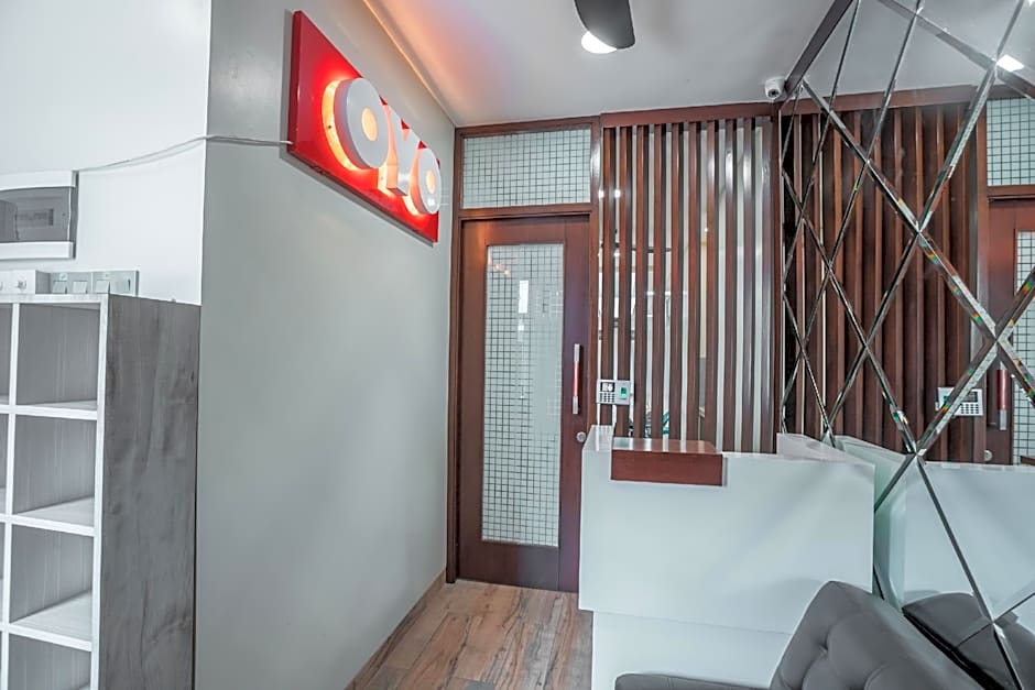 Super OYO 1487 Residence Khoe