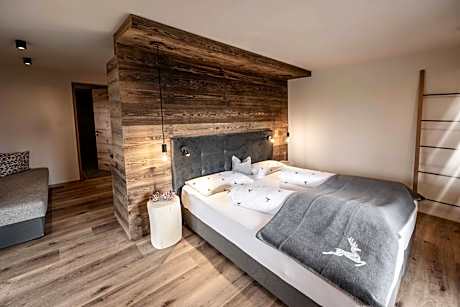 One-Bedroom Apartment with Balcony and Mountain View