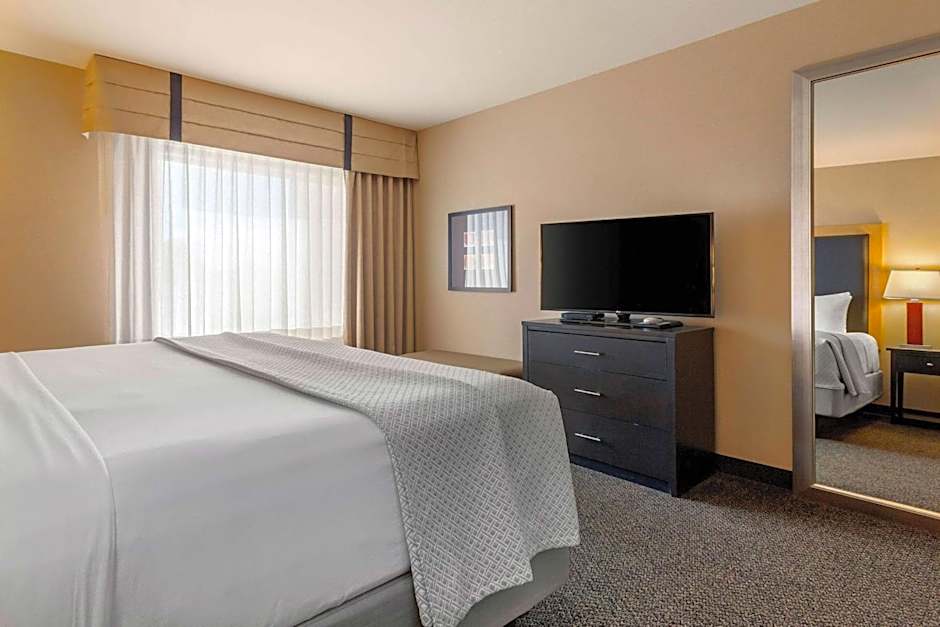 Cambria Hotel Fort Collins