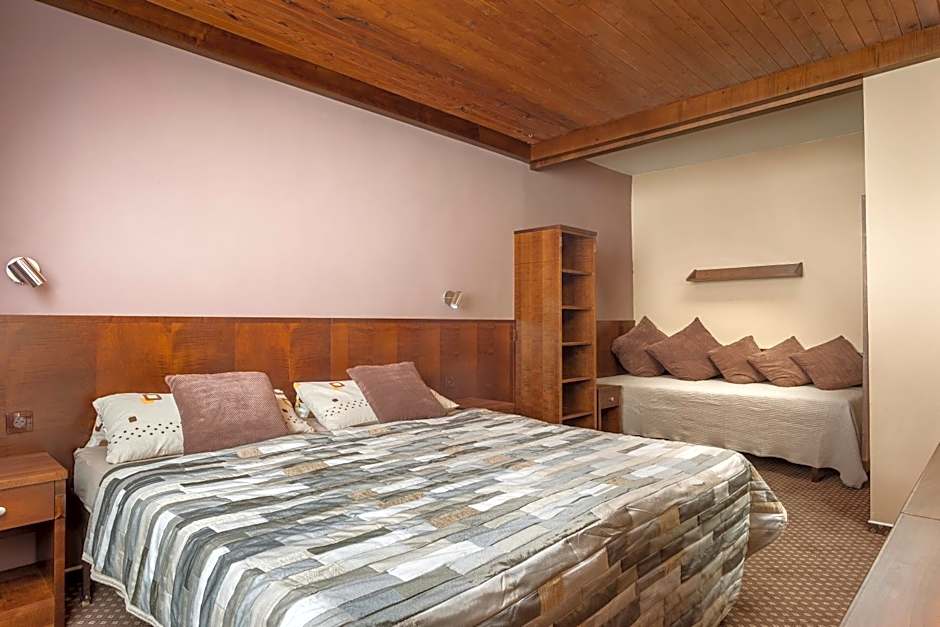 Hotel Tetřeví Boudy