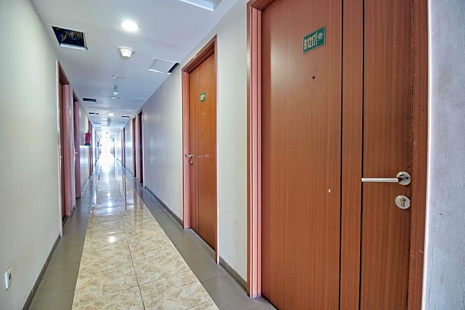 Apartment Green Lake View Ciputat by Celebrity Room