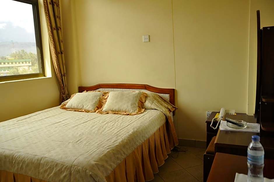 Rich Hotel