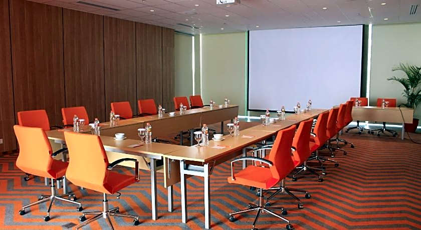 HARRIS Hotel & Conventions Solo