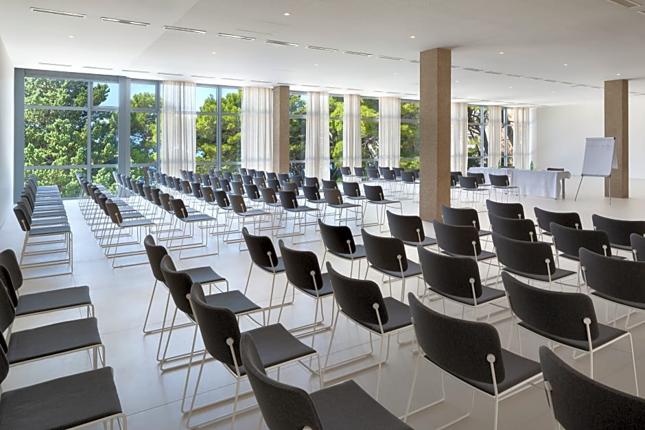 Bluesun Hotel Maestral