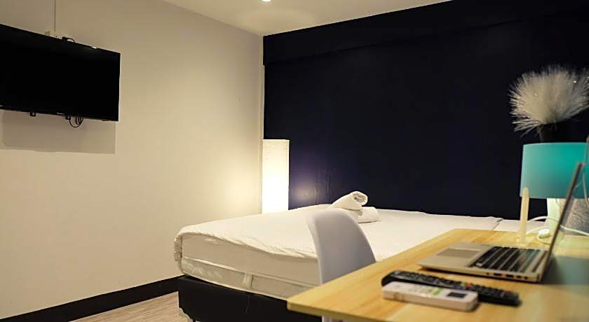 Sleep with Me Bangkok - BTS Phra Khanong