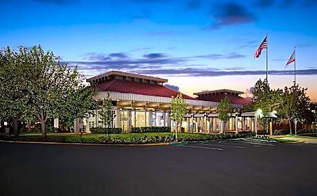 Hilton Oakland Airport