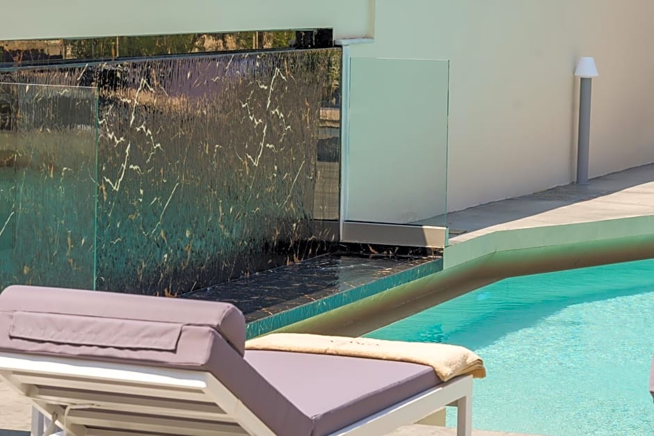 Nikon Boutique Hotel