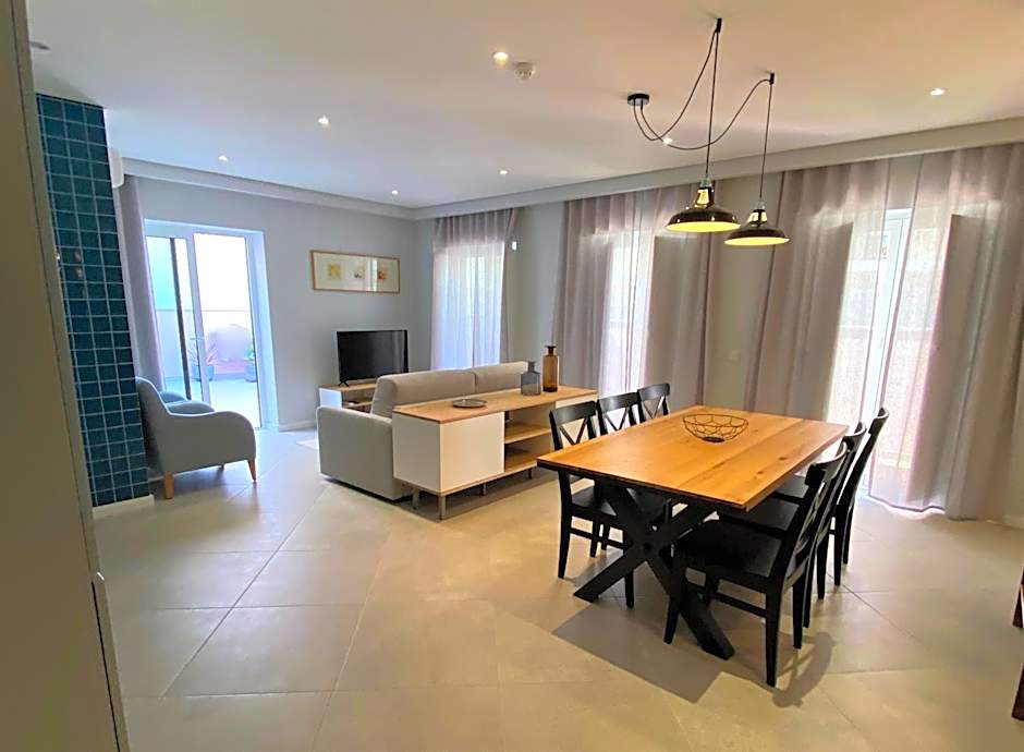 Cardeal Suites & Apartments