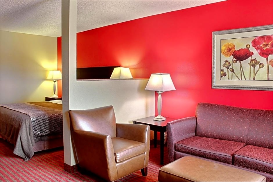 Comfort Inn & Suites at I-74 and 155