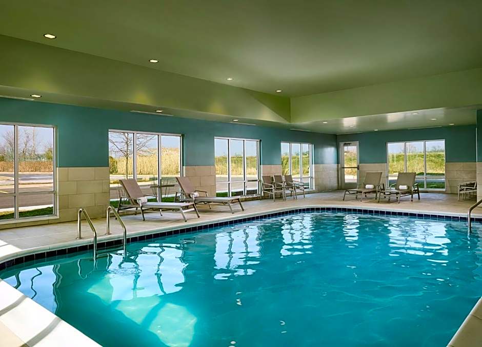 Holiday Inn Express and Suites Lockport By IHG