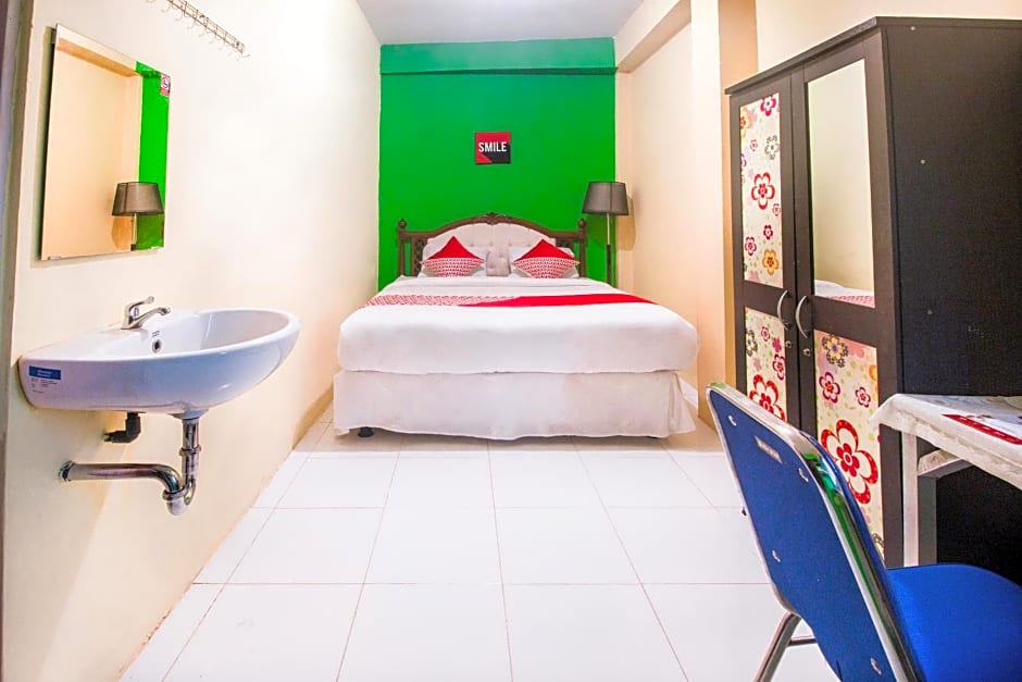 OYO 2165 Alyah Guest House Syariah