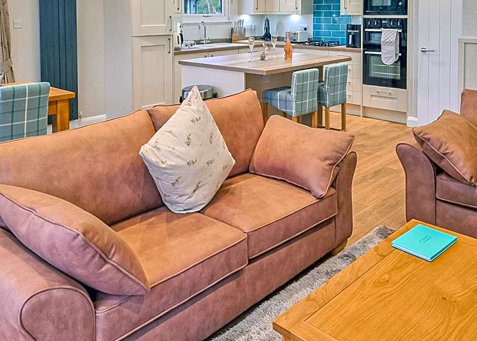 Lakeside Luxury Lodges