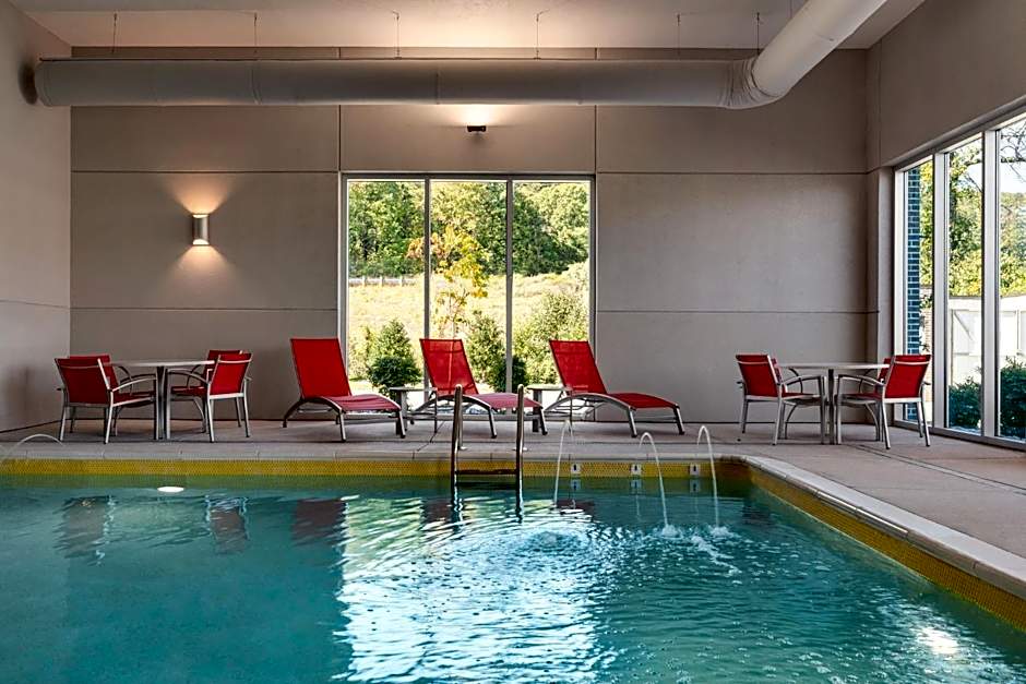 Holiday Inn Express And Suites Dalton - Walnut Ave By IHG