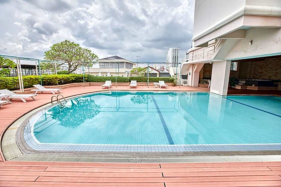 The Royal City Hotel