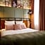Square Lodge Hotel La Roche sur Yon - Handwritten Collection