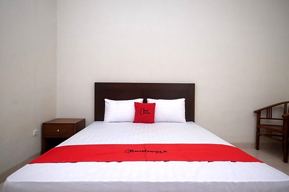 RedDoorz Syariah near Transmart Pabelan Solo