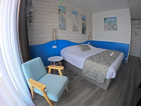 Communicating Superior Quadruple Room