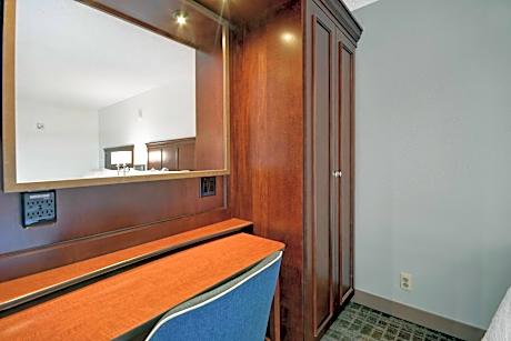 King Room with Sofa Bed with Microwave and Mini-Fridge - Non-Smoking