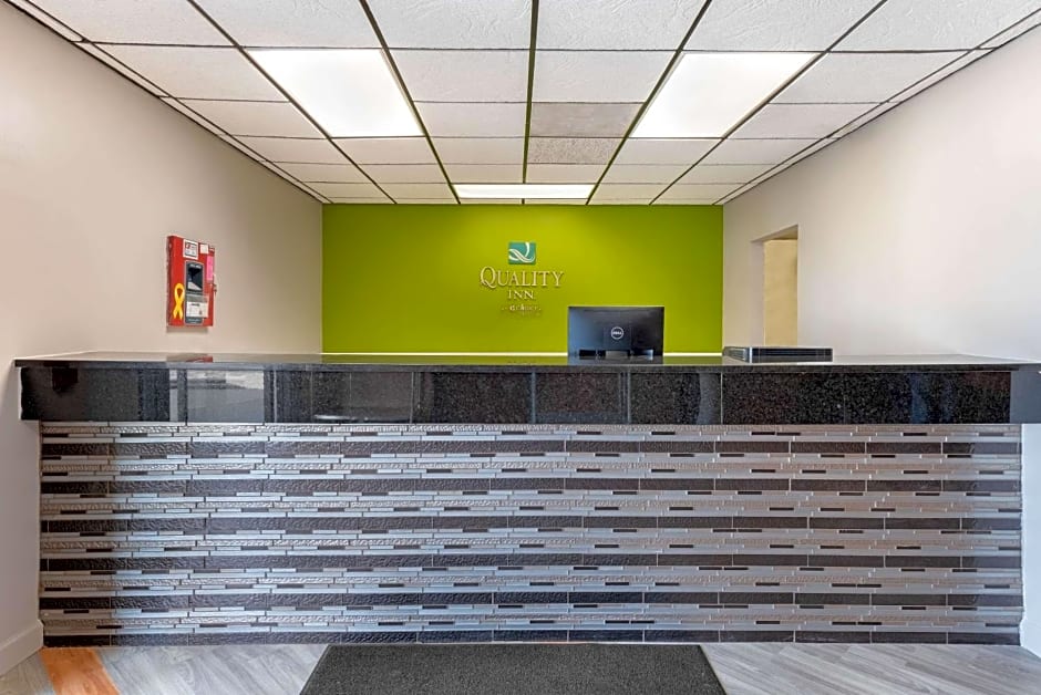 Quality Inn - Fairborn