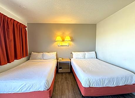 2 Full Beds | Non-Smoking, Kitchen