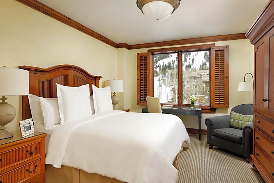 Photo 1 of 6 of Two-Bedroom Resort Residence - Mountain View King and Two Double