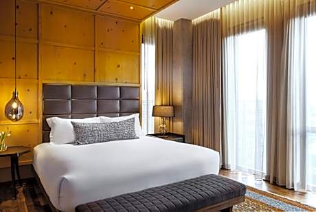 One-Bedroom King Suite
