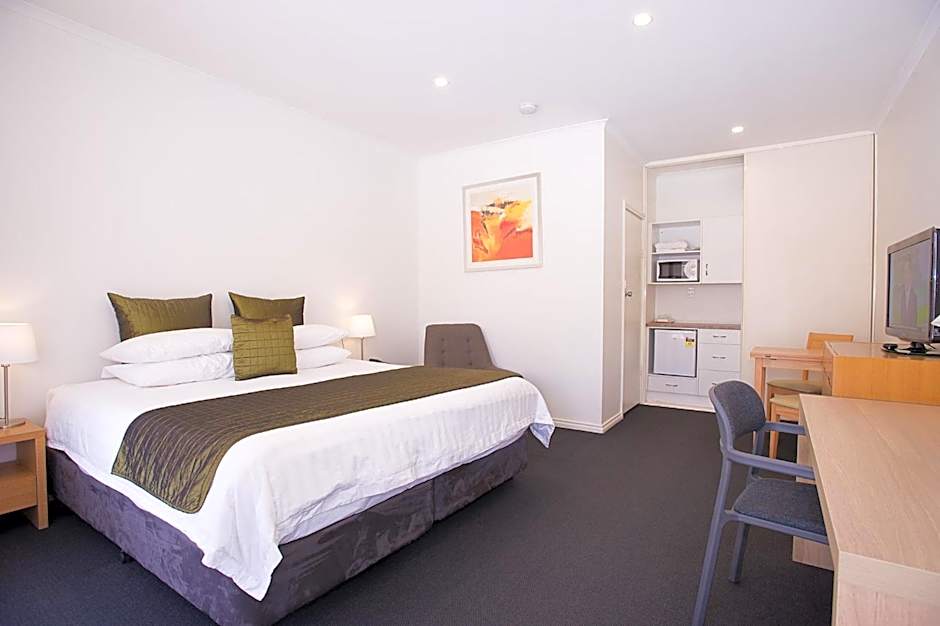 The Standpipe Golf Motor Inn