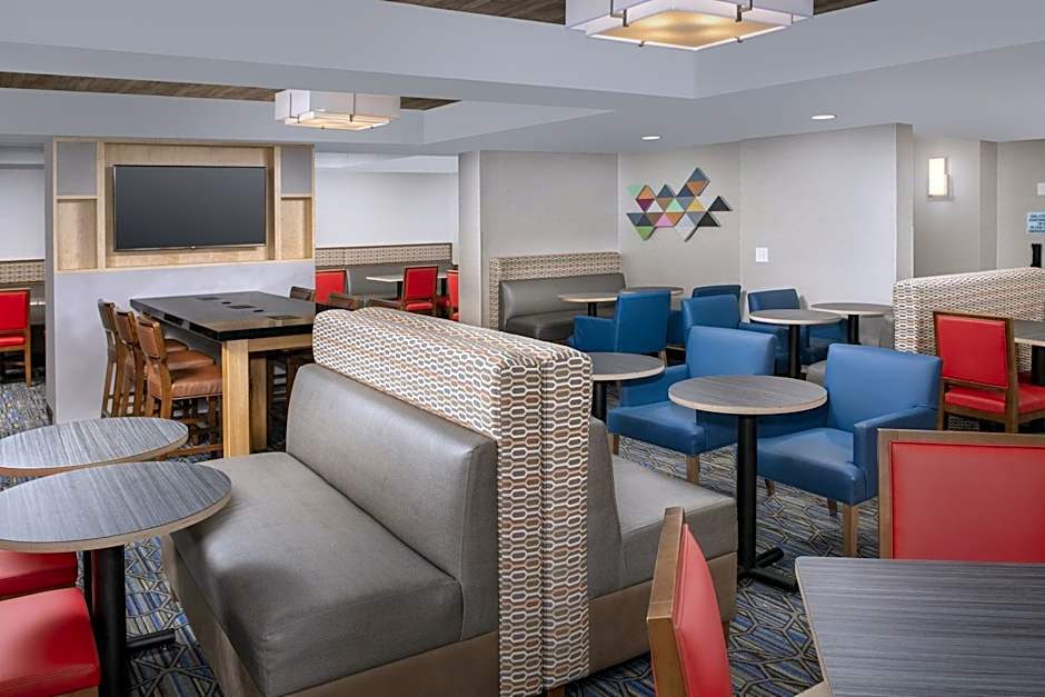 Holiday Inn Express Boston  Saugus By IHG