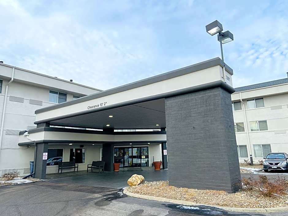 Wingate by Wyndham Lincoln Airport East