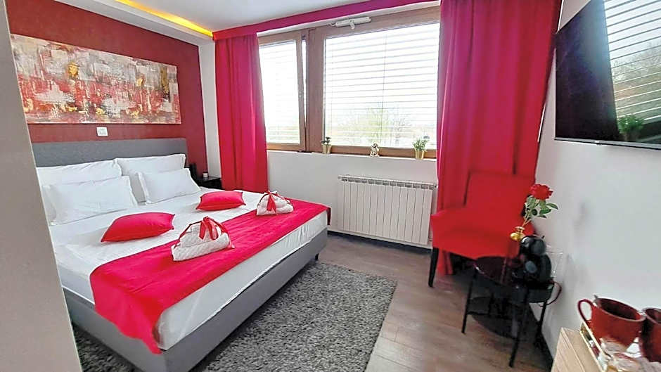 Arcobaleno Apartments & Rooms