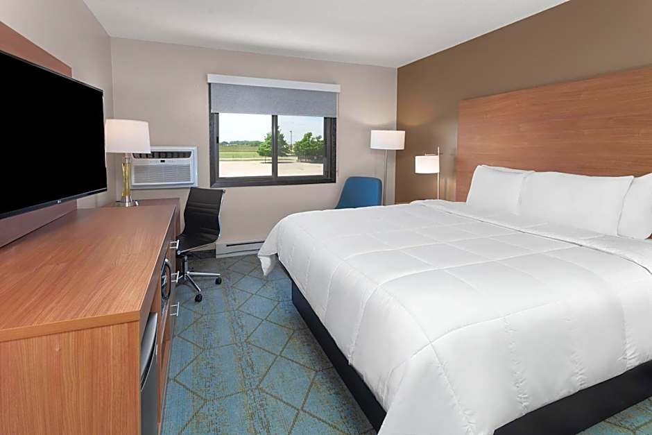 Baymont by Wyndham Oshkosh Airport