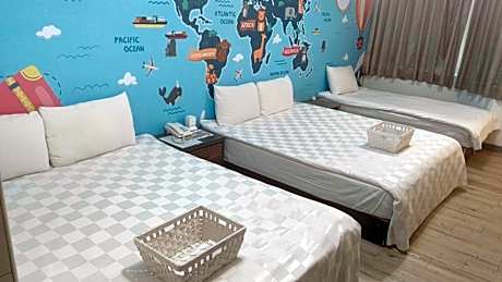 Quintuple Room