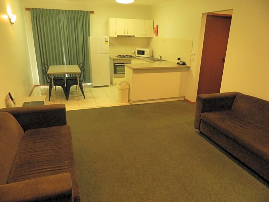 Werribee Motel & Apartments