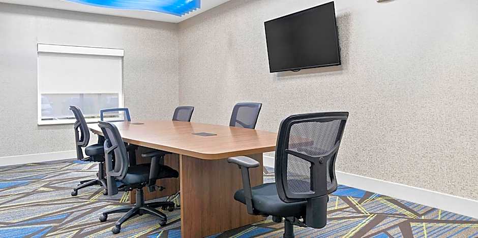 Holiday Inn Express & Suites Macon North By IHG