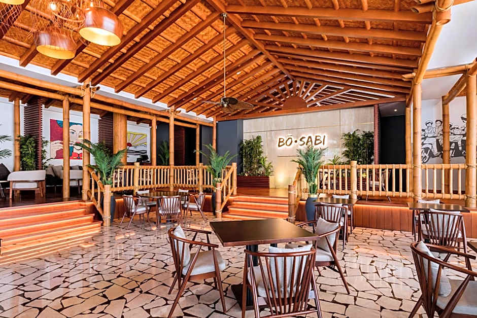 The Diplomat Radisson Blu Residence