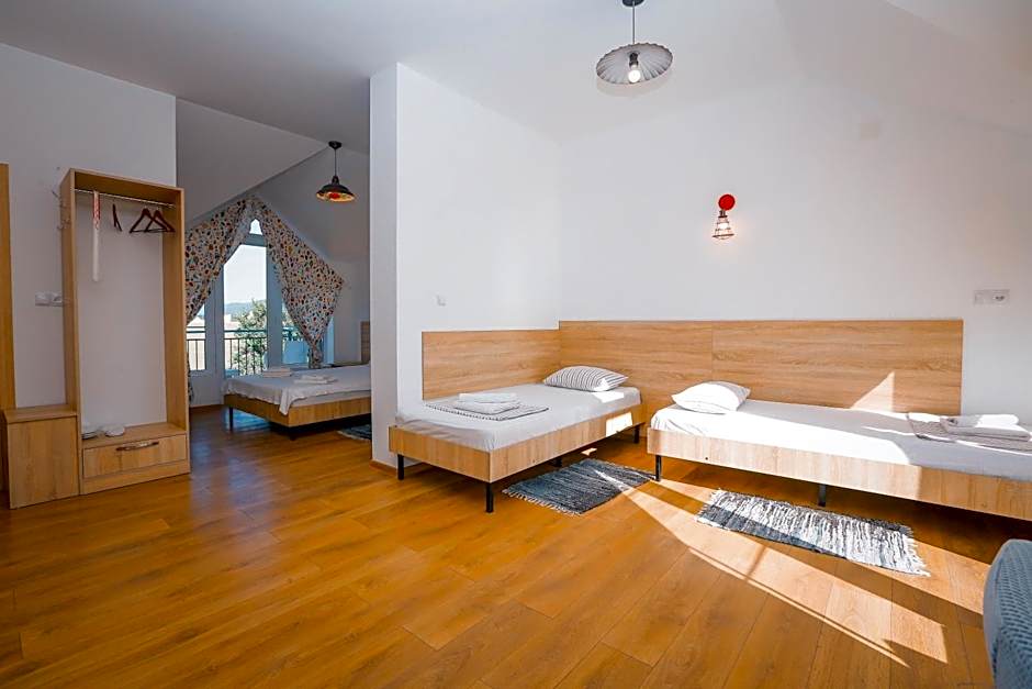 Laguna Beach Club Bazaleti Lake