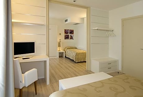Suite with Beach Access and Parking