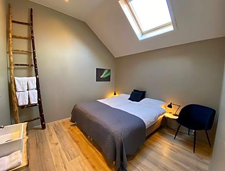 Twin Room with Shared Bathroom