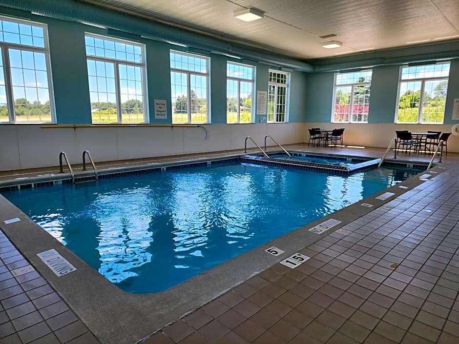 Holiday Inn Express Hotel & Suites Cadillac By IHG