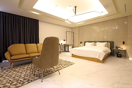Superior King Room