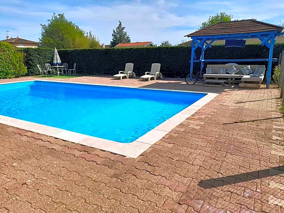 La maison du Bonheur, borne de recharge VE