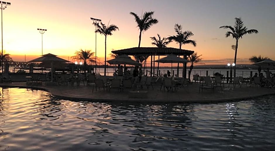 Lake Side Apart Hotel