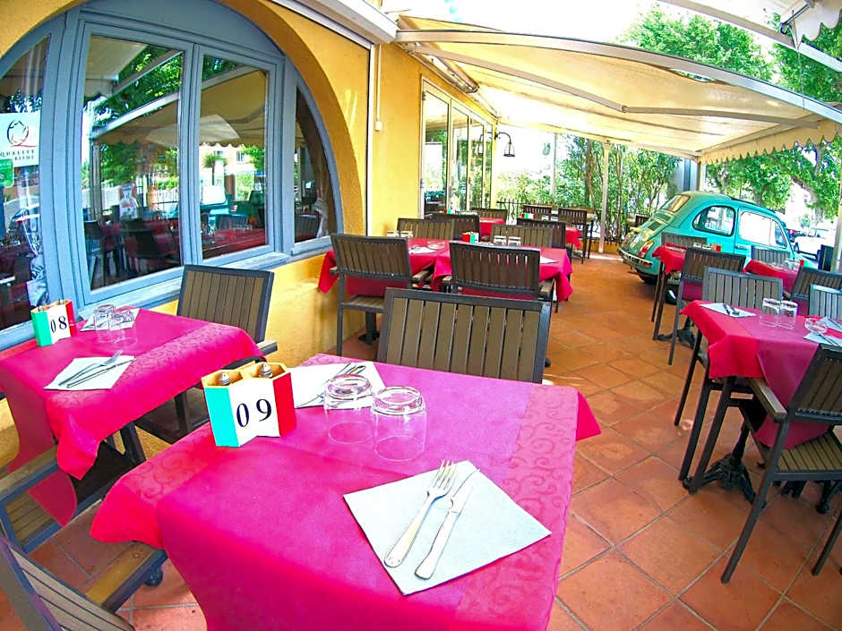 Atoll Hotel restaurant