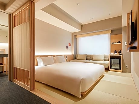 Corner King Room