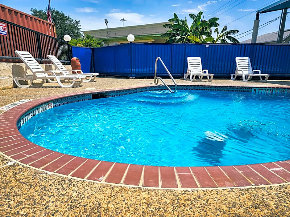 Rodeway Inn San Antonio Lackland AFB - SeaWorld