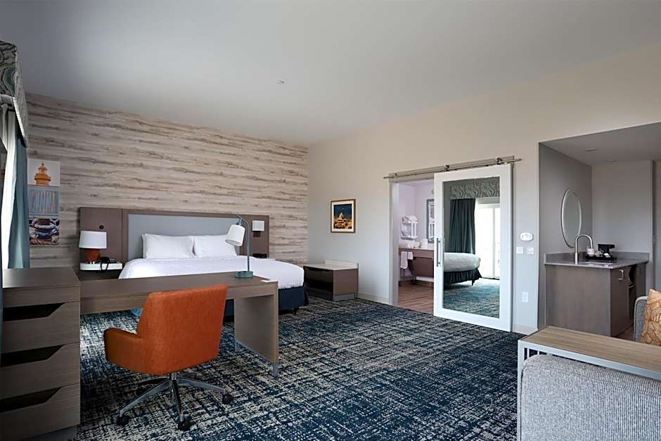 Hampton Inn & Suites Manistee Waterfront