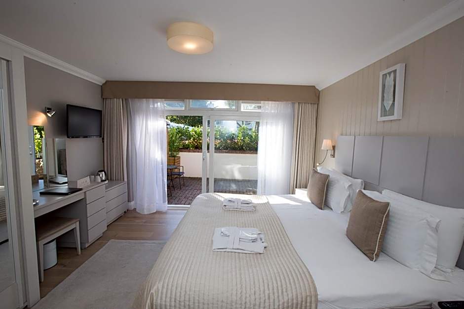 Photo 1 of 5 of 1 Double Bed or 2 Beds, Poolside